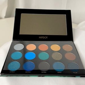 HIP DOT EYE SHADOW